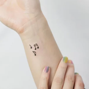 20 Hand Tattoos Ideas for Women & Meanings